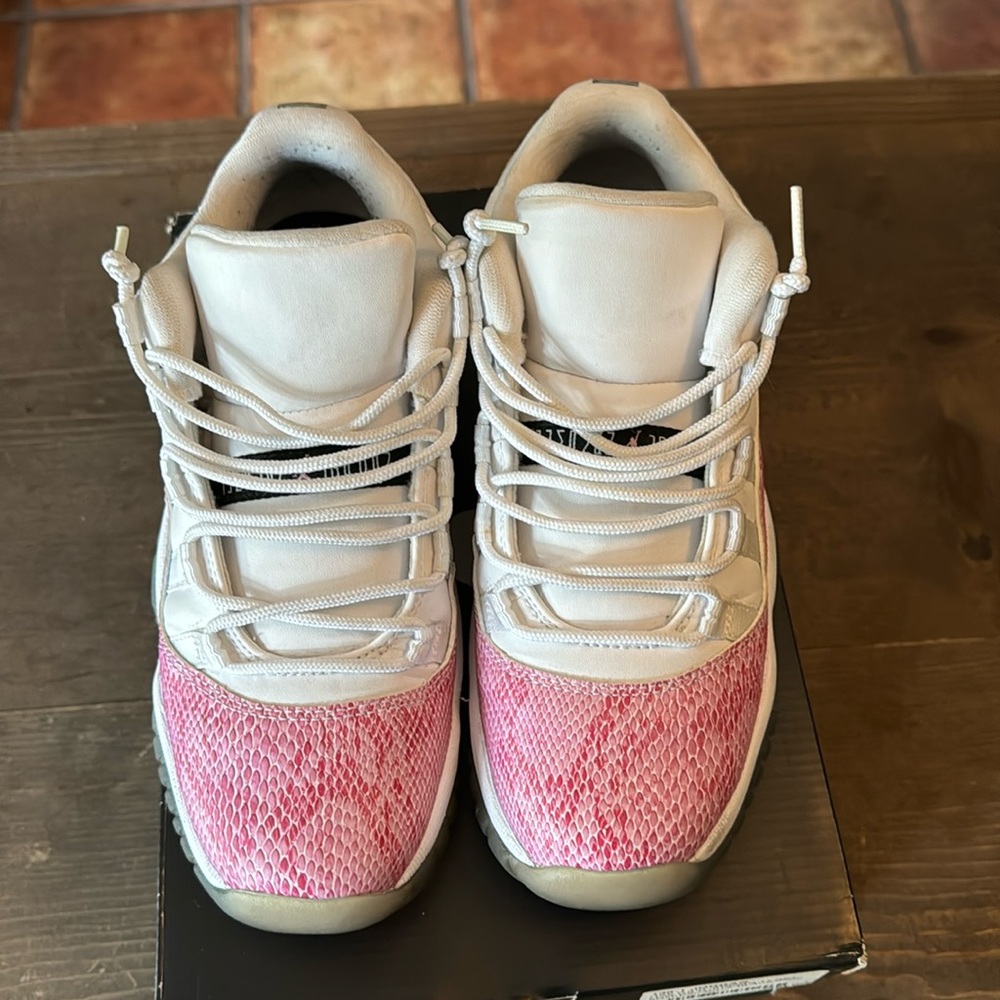 Girls Air Jordan 11 retro low GS white/black-pink snakeskin